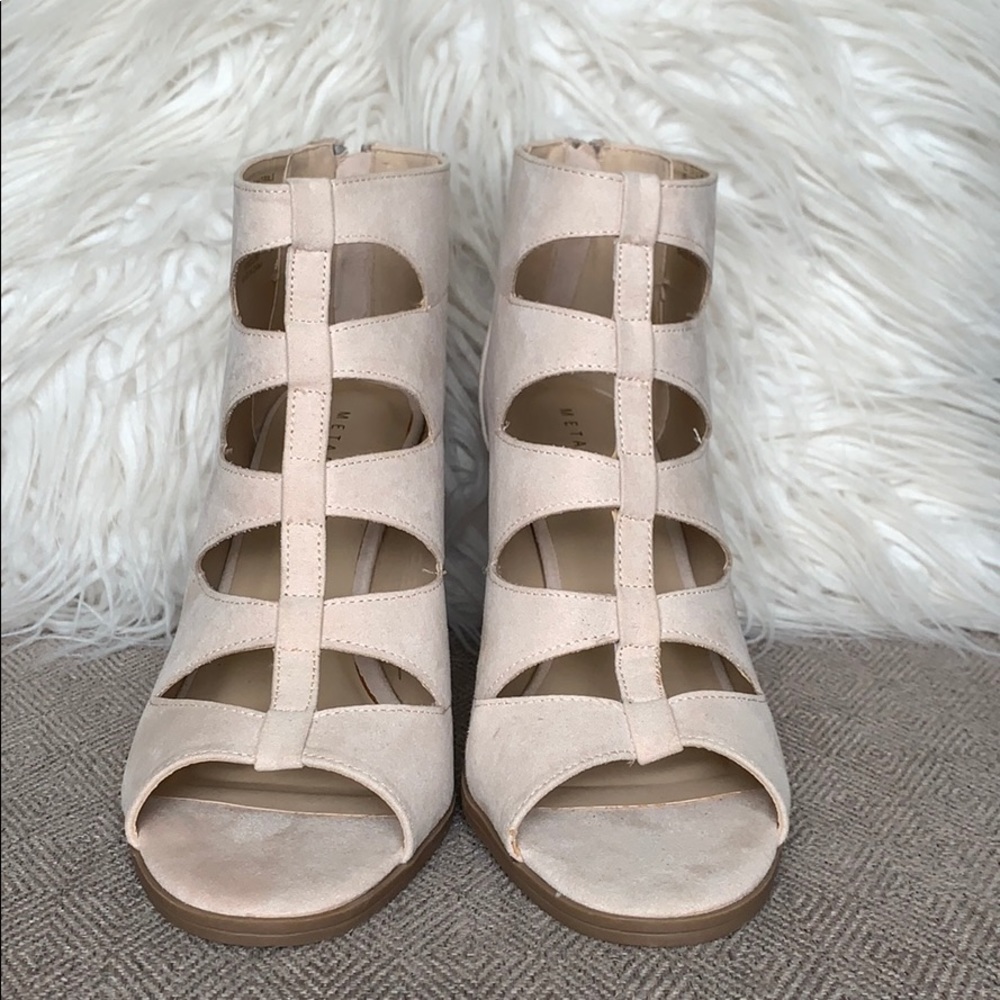 Metaphor‎ “Ruby” Caged Heels - Picture 10 of 11